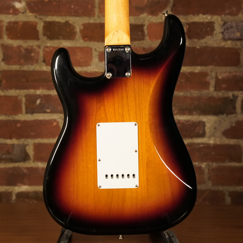 2005 Fender AVRI '62 Stratocaster 3-Tone Sunburst with Bag - Used