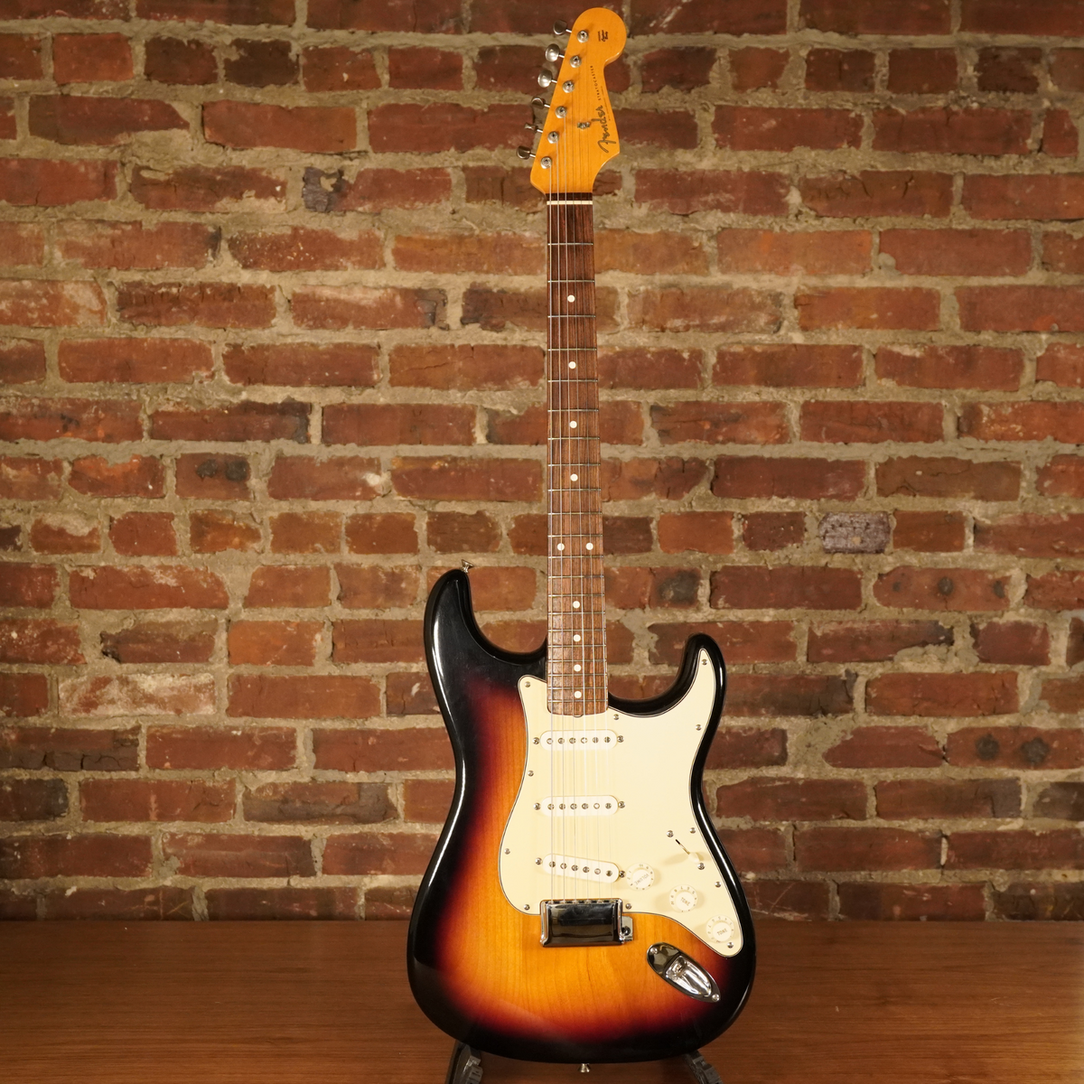 2005 Fender AVRI '62 Stratocaster 3-Tone Sunburst with Bag - Used