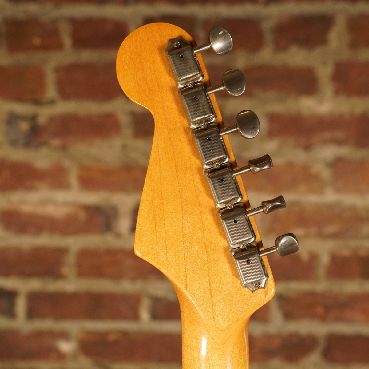 2005 Fender AVRI '62 Stratocaster 3-Tone Sunburst with Bag - Used