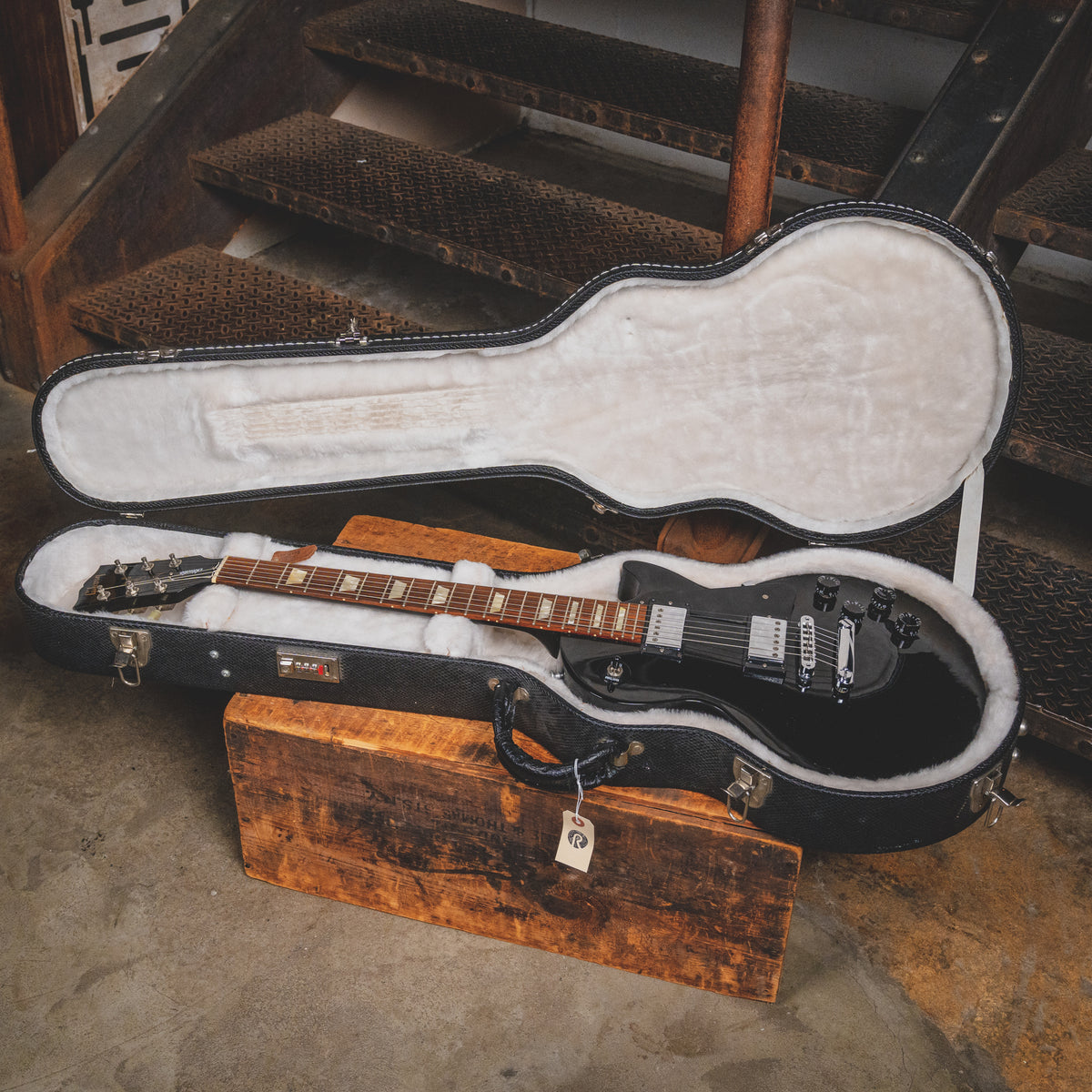 2006 Gibson Les Paul Studio, Ebony Finish, Electric Guitar W/ OHSC