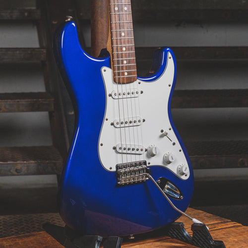 2000 Fender MIM Standard Stratocaster Electric Guitar Midnight Blue 