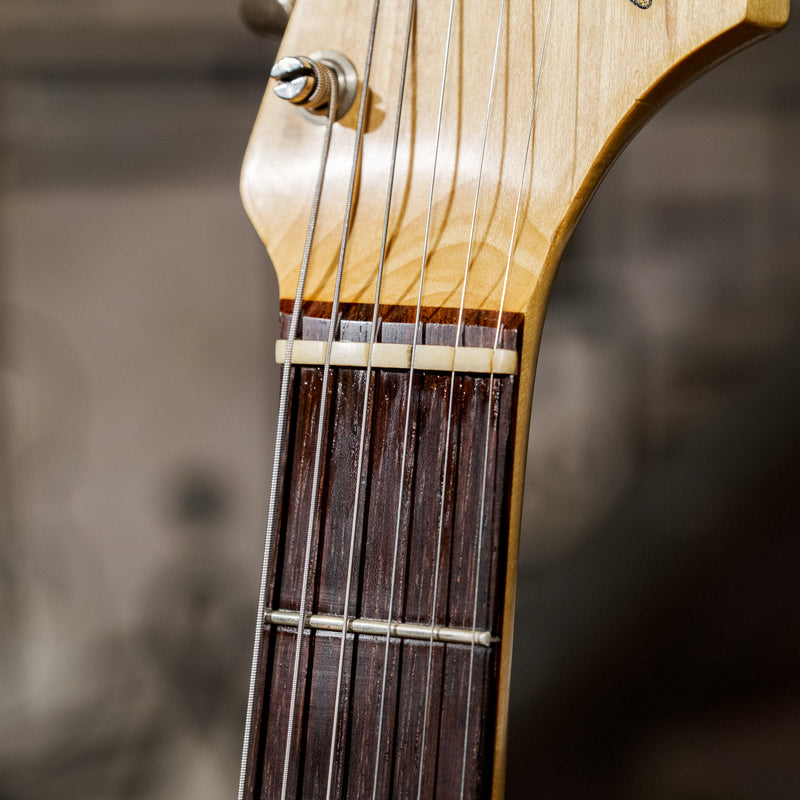Fender Vintage 1963 Stratocaster, 3 Color Sunburst with OHSC