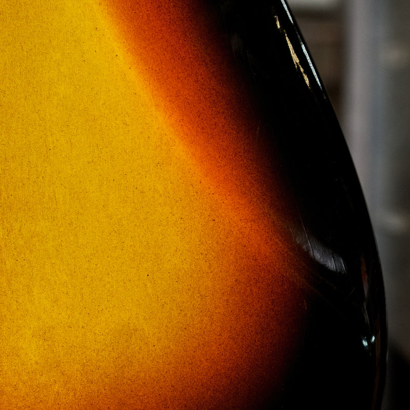 Fender Vintage 1963 Stratocaster, 3 Color Sunburst with OHSC