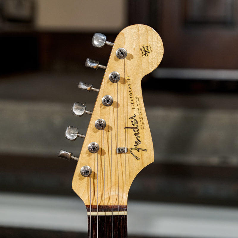 Fender Vintage 1963 Stratocaster, 3 Color Sunburst with OHSC