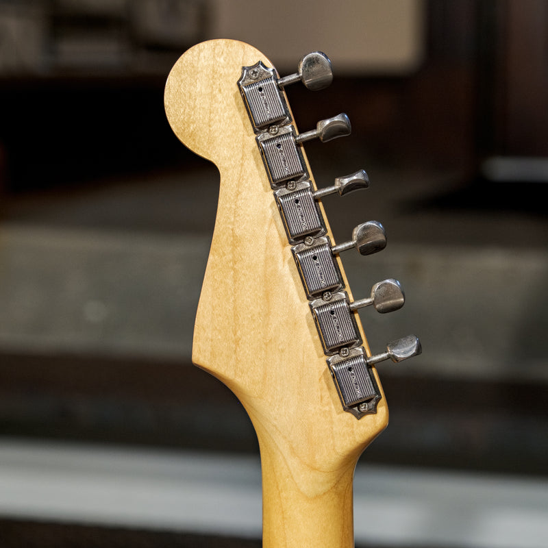 Fender Vintage 1963 Stratocaster, 3 Color Sunburst with OHSC