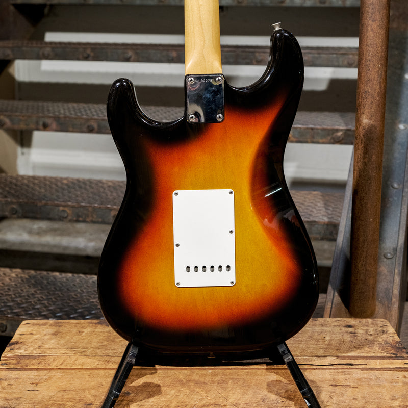 Fender Vintage 1963 Stratocaster, 3 Color Sunburst with OHSC