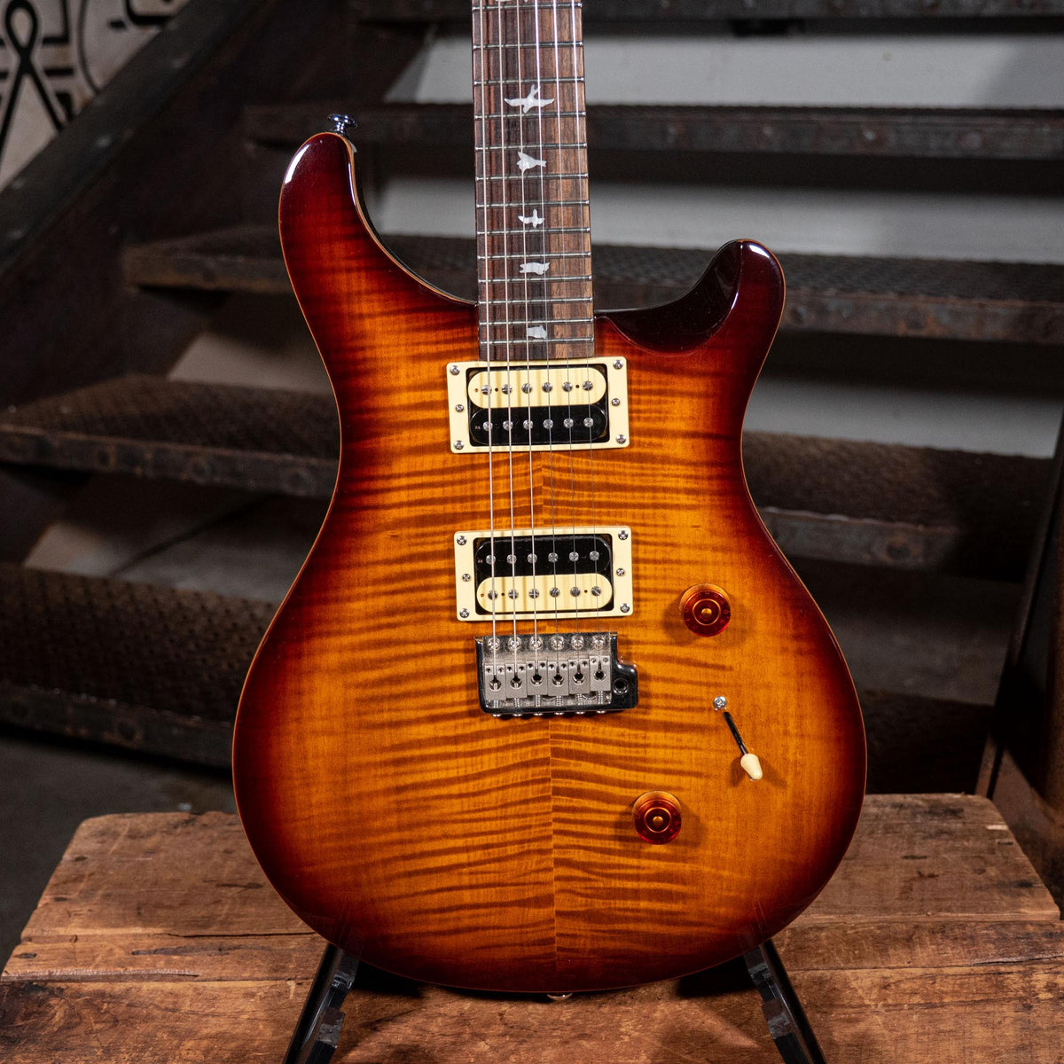 PRS SE Custom 3 Tone Sunburst - Used