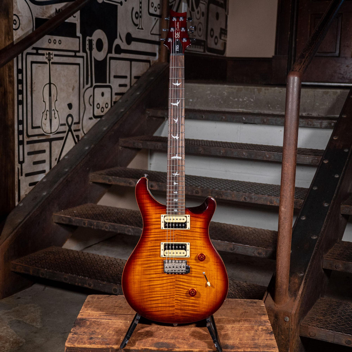 PRS SE Custom 3 Tone Sunburst - Used