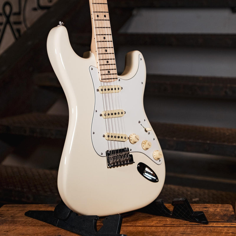 Fender 2019 American Professional Stratocaster Olympia White - Used