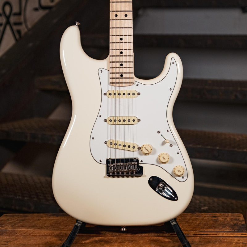 Fender 2019 American Professional Stratocaster Olympia White - Used