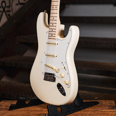 Fender 2019 American Professional Stratocaster Olympia White - Used