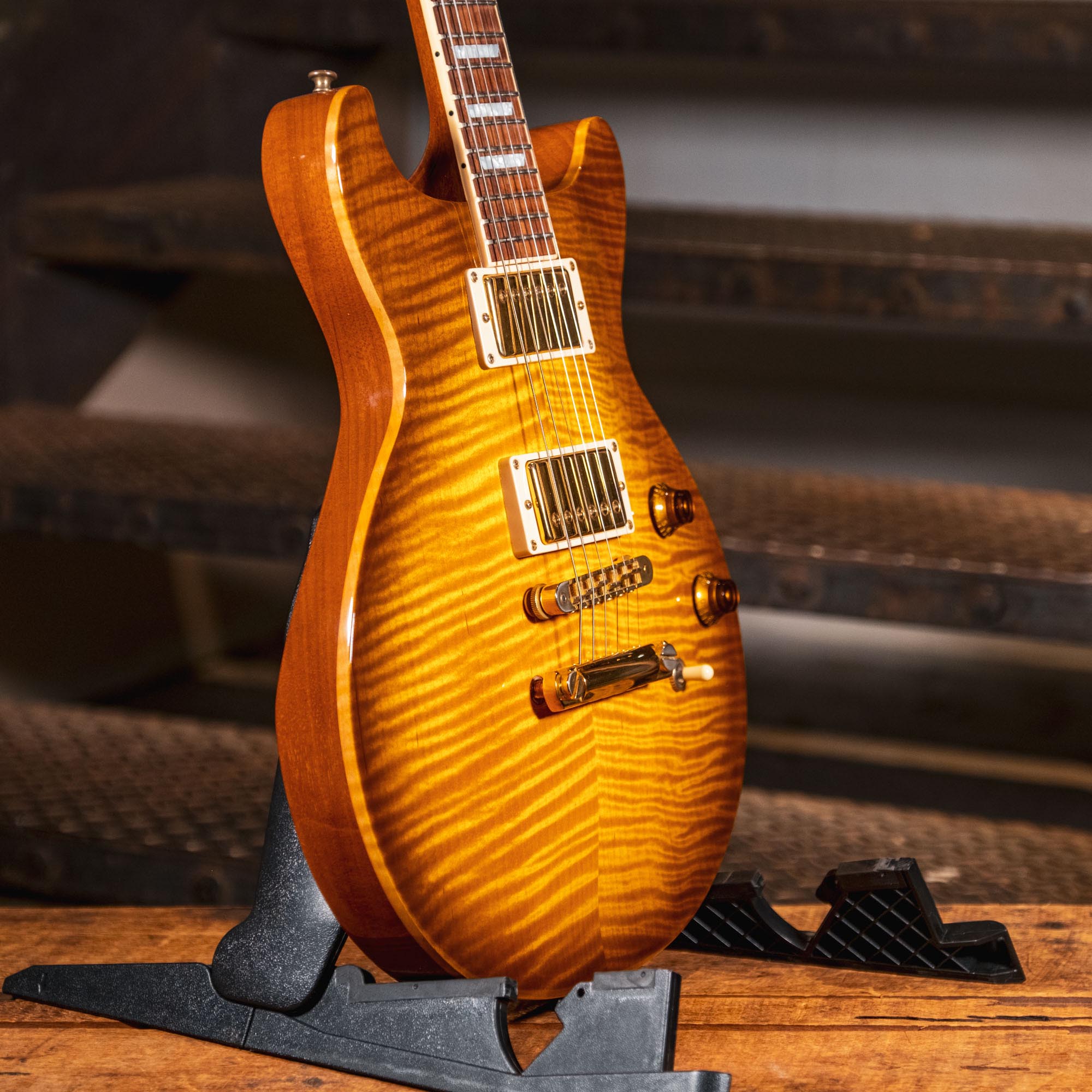 Gibson 2002 Les Paul Standard Double Cutaway Honeyburst With OHSC