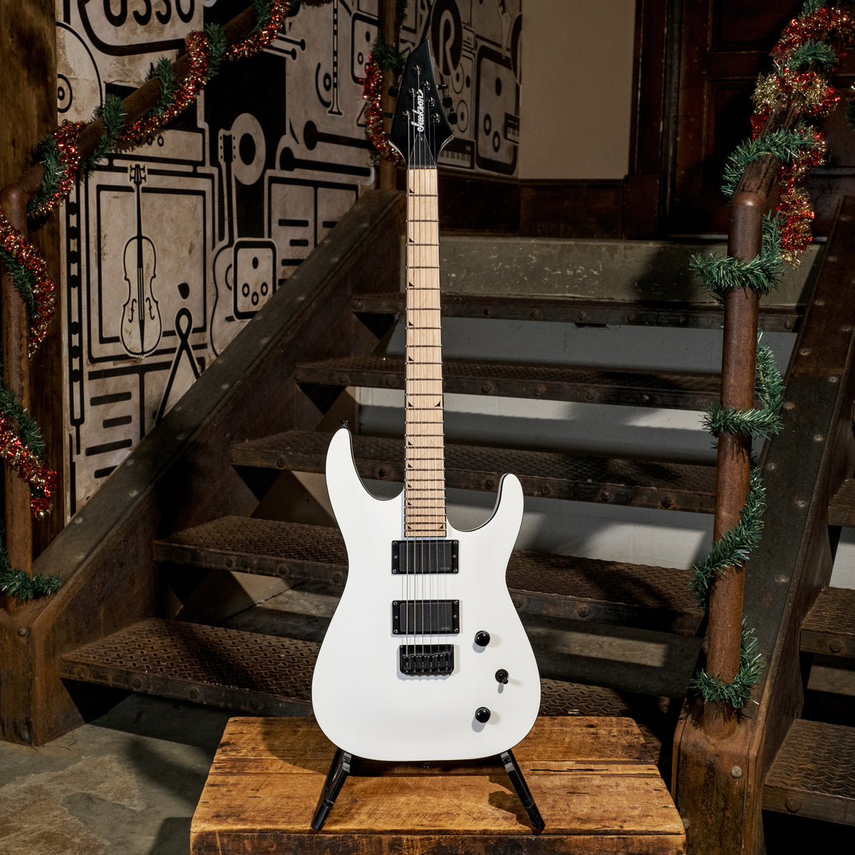 Jackson X-Series Slathxmg (M) 3-6 Soloist White - Used