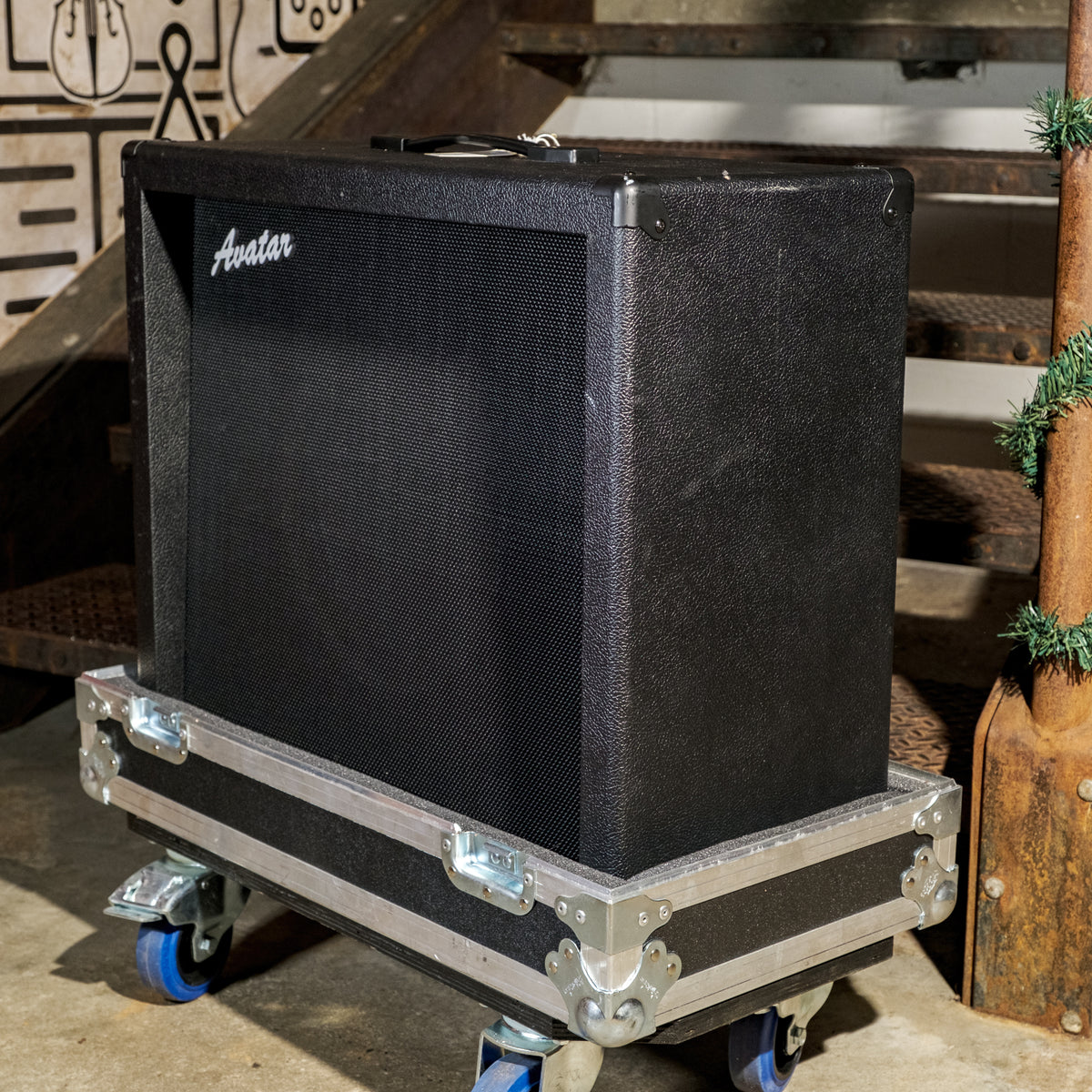 Avatar 1x12 Cab 8 Ohm With Vintage 30 & Road Case - Used