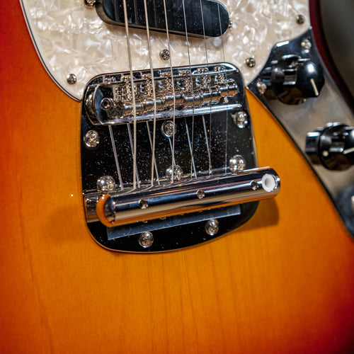 Fender 2019 AM Perf Mustang Rosewood, 3-Tone Sunburst With Fender 2019 AM Perf Mustang Rosewood, 3-Tone Sunburst With