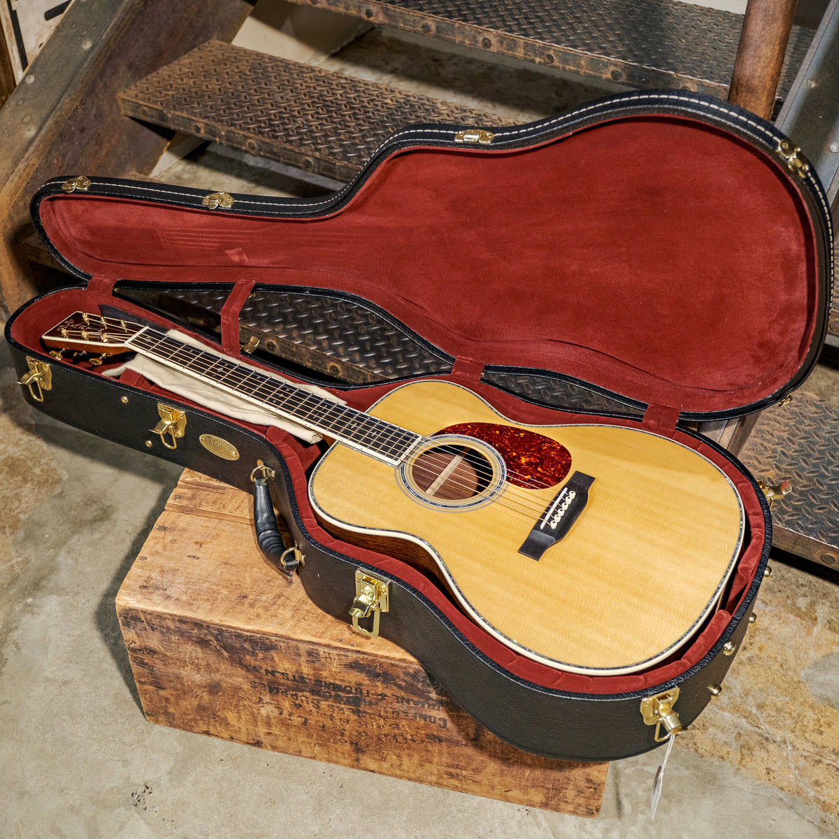 Martin 2019 000-42 Natural With HSC - Used