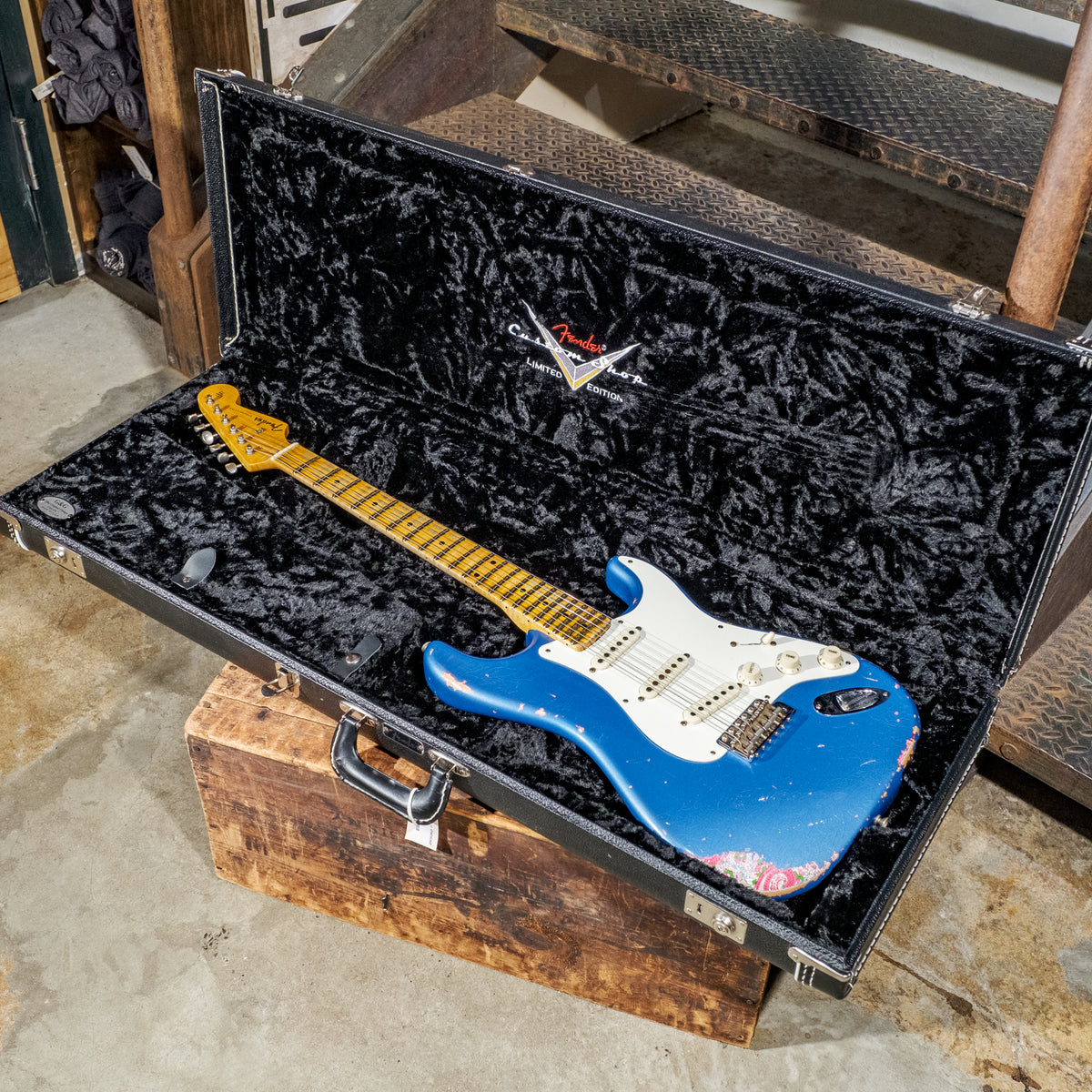 Fender Custom Shop 2016 '57 Stratocaster Heavy Relic Lake Placid Blue Over Pink Paisley - Used