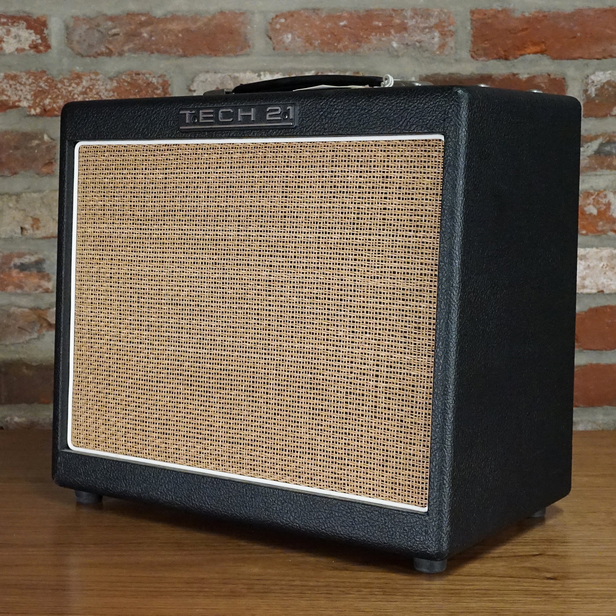 Tech21 Trademark 10 1x8 Combo - Used – Russo Music