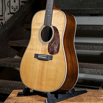 Martin 2006 HD-28 Natural With OHSC - Used