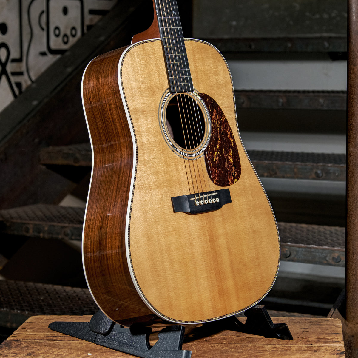Martin 2006 HD-28 Natural With OHSC - Used