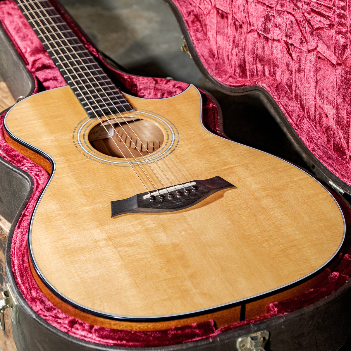 Taylor 1992 512C Natural With OHSC - Used