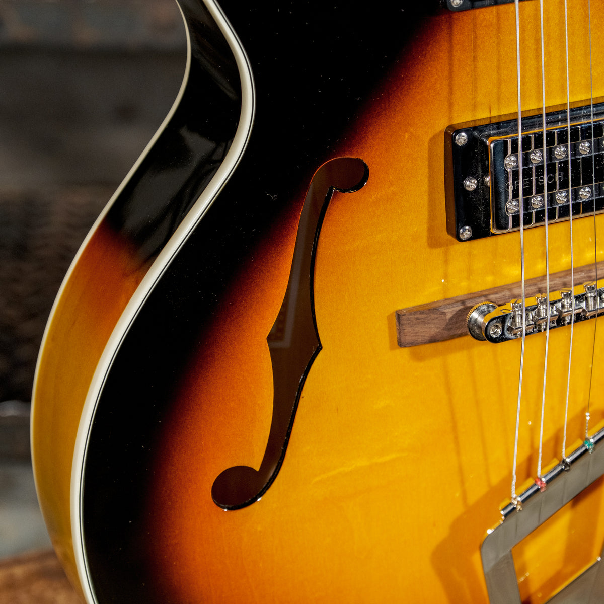Gretsch G2420 Streamliner Hollow Body Sunburst - Used