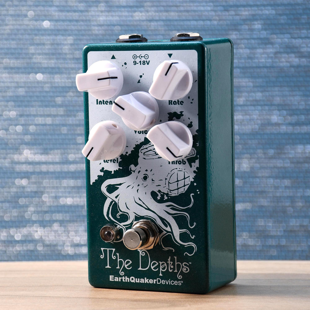 EarthQuaker Devices The Depths V2 Vibrato Pedal