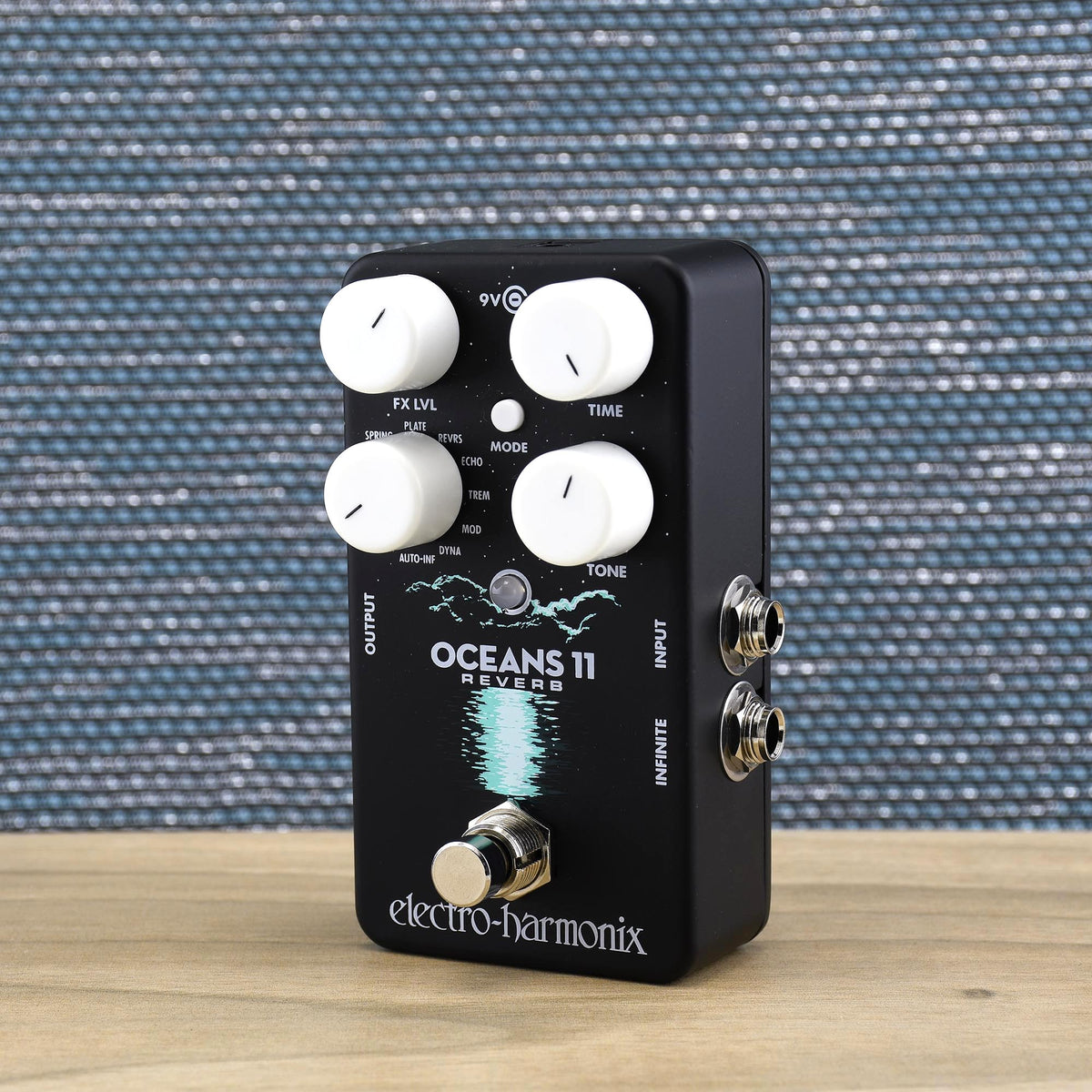 Electro-Harmonix Oceans 11 Reverb Effect Pedal