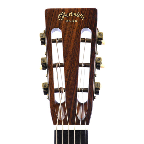 Martin Custom Shop 00 Size 28 Style With Wild Grain Rosewood, Bearclaw Spruce