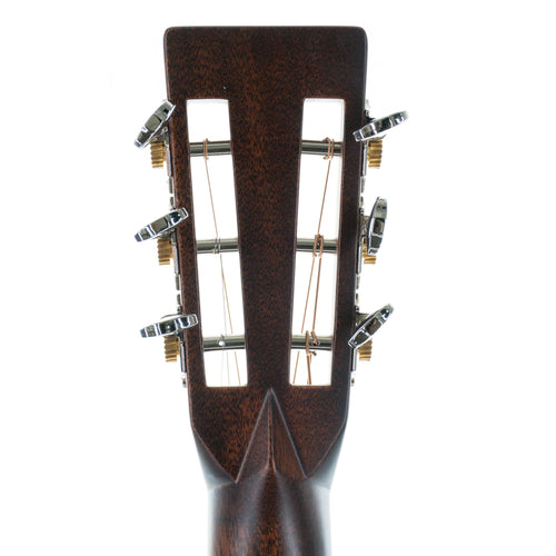 Martin Custom Shop 000 12 Fret, 28 Style Bearclaw Sitka Spruce, Premium Straight Grain East Indian Rosewood