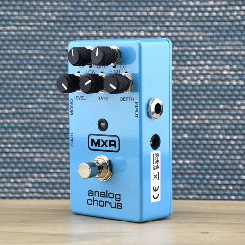 analog chorus pedal MXR Analog Chorus M234 Pedal