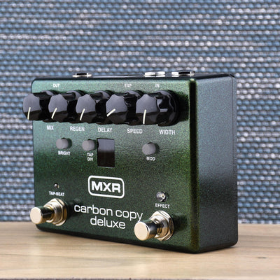 MXR Carbon Copy Deluxe Analog Delay Effect Pedal