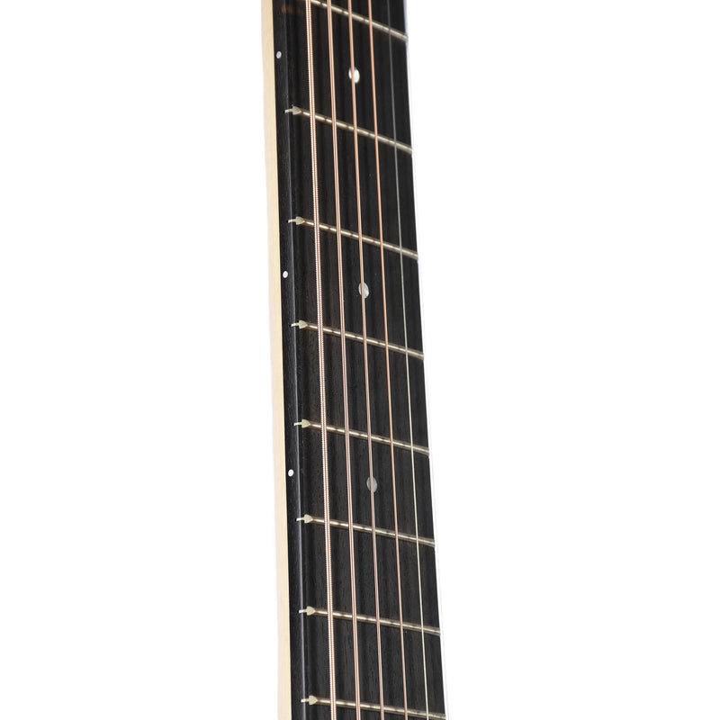 Taylor 114e Walnut Sitka Grand Auditorium