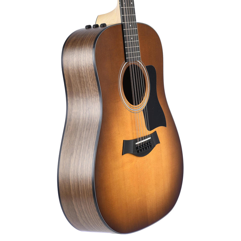 Taylor 150E Dreadnought Walnut Back And Sides Spruce Satin Sunburst Top