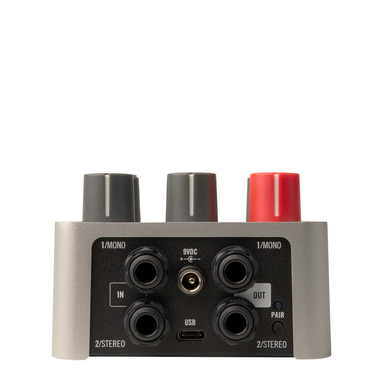 Universal Audio Max Stereo Preamp and Dual Compressor Effect Pedal Universal Audio Max Stereo Preamp and Dual Compressor Effect Pedal